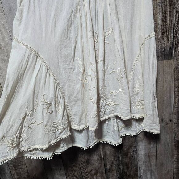 Made by Voyage Inde Cream Embroidered Tunic Tank Top - Picture 2 of 6